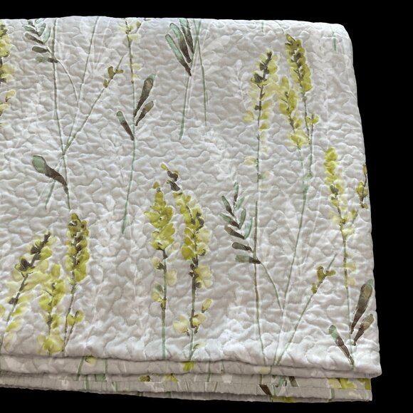 Grey/Yellow Floral Print Quilt - Picture 3 of 4